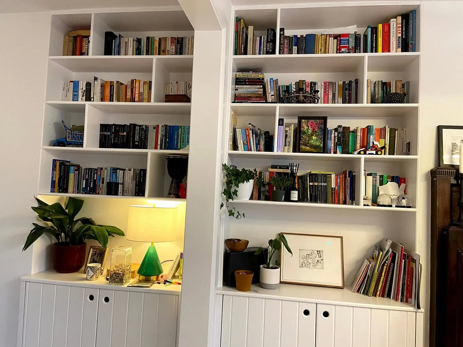 Built-in bookshelves and cupboards